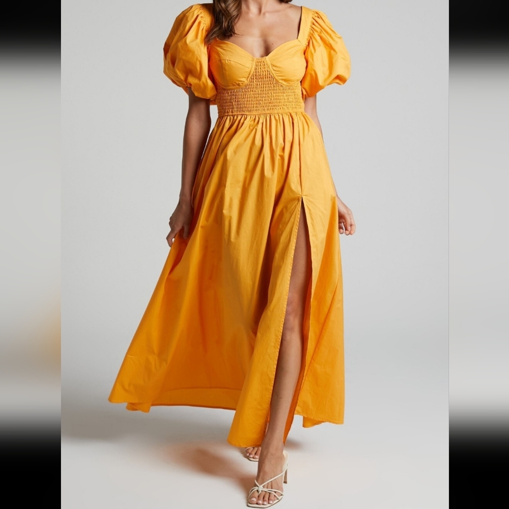 💞 NWT Showpo Raiza Shirred Waist Puff Sleeve Midi in Marigold